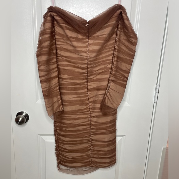 Brown Tulle Off the Shoulder Dress size med - Picture 5 of 5